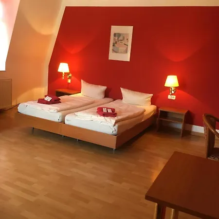 Ryde & Hyde Budget *