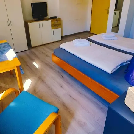 Hotel Ryde & Hyde Budget *