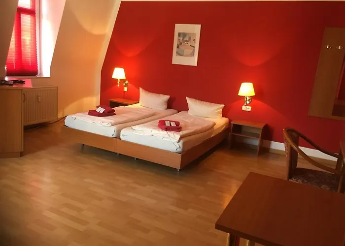 Ryde & Hyde Budget *