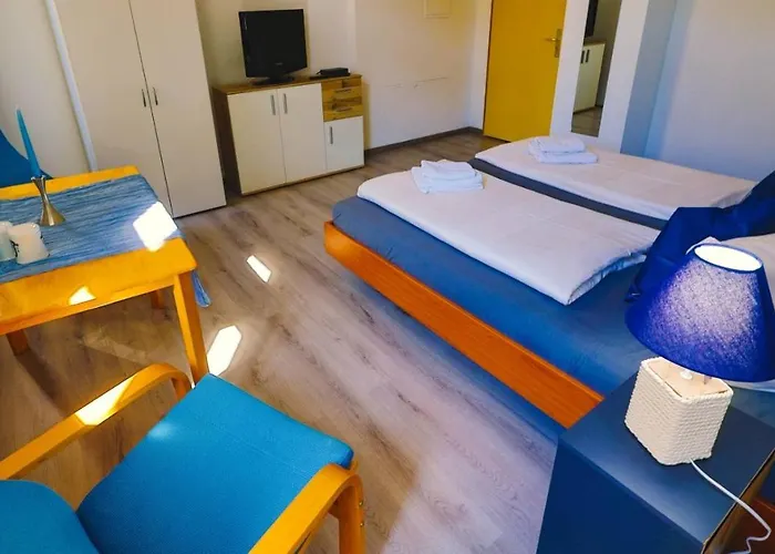 Hotel Ryde & Hyde Budget *